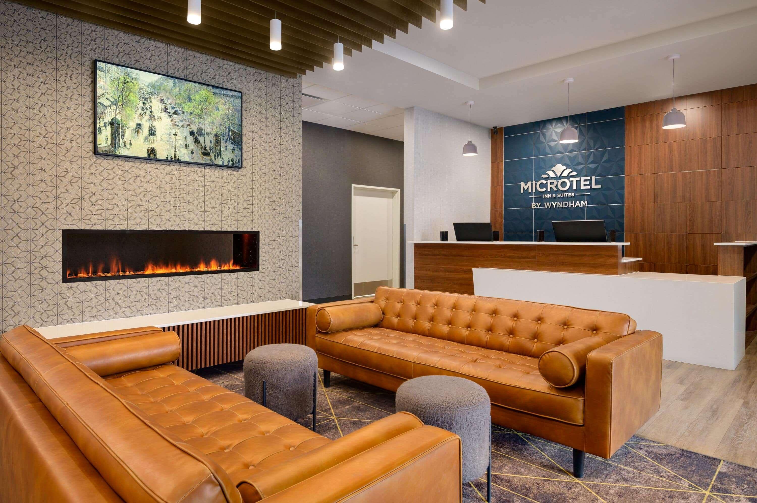Microtel Inn & Suites By Wyndham Kelowna Exterior foto
